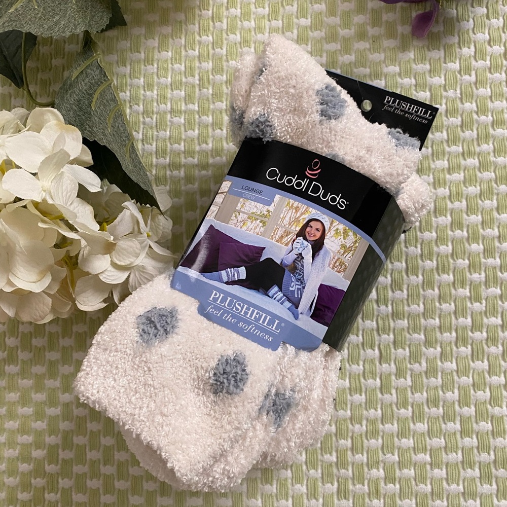 🐰Cuddl Duds Ladies Plushfill Crew Socks🐰